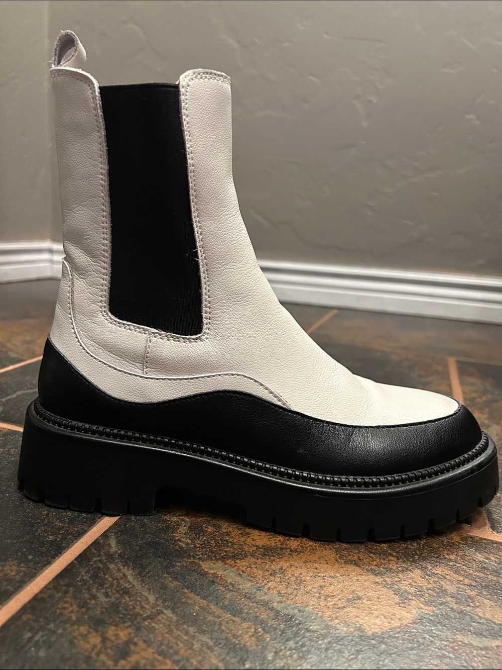 Women’s Two-Tone Black & White Chelsea Lug Boot